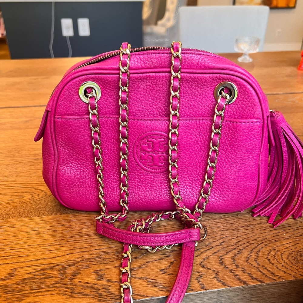 Tory Burch Leather Fuchsia Crossbody/shoulder Bag with Chain Strap